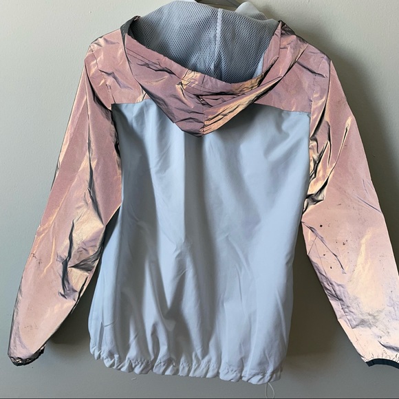 *HOT ITEM* Fila Reflective Running Windbreaker - Picture 8 of 10